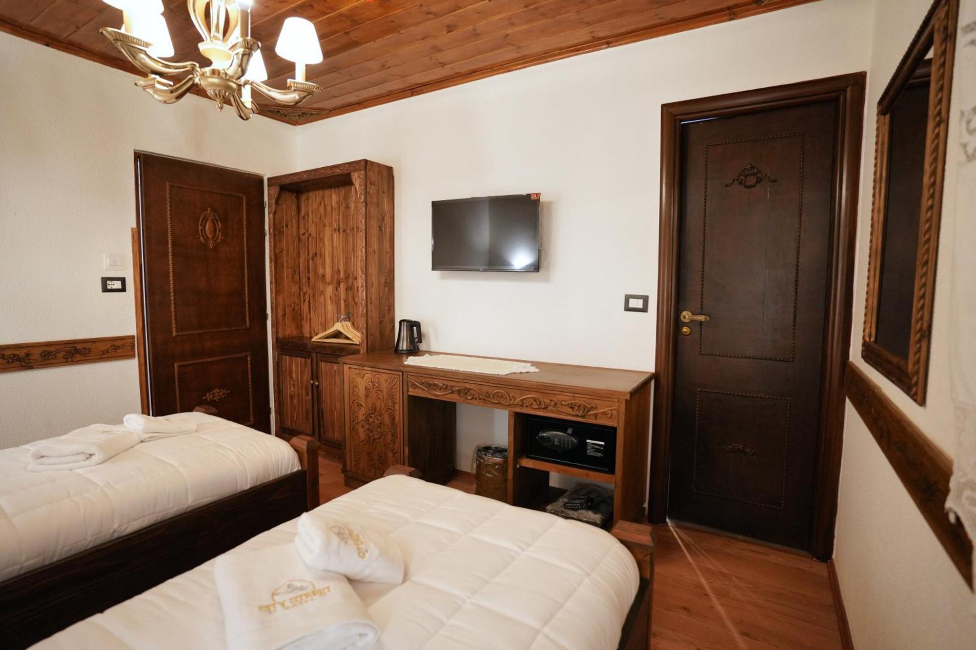 City Street Hotel Gjirokastër Quarto foto
