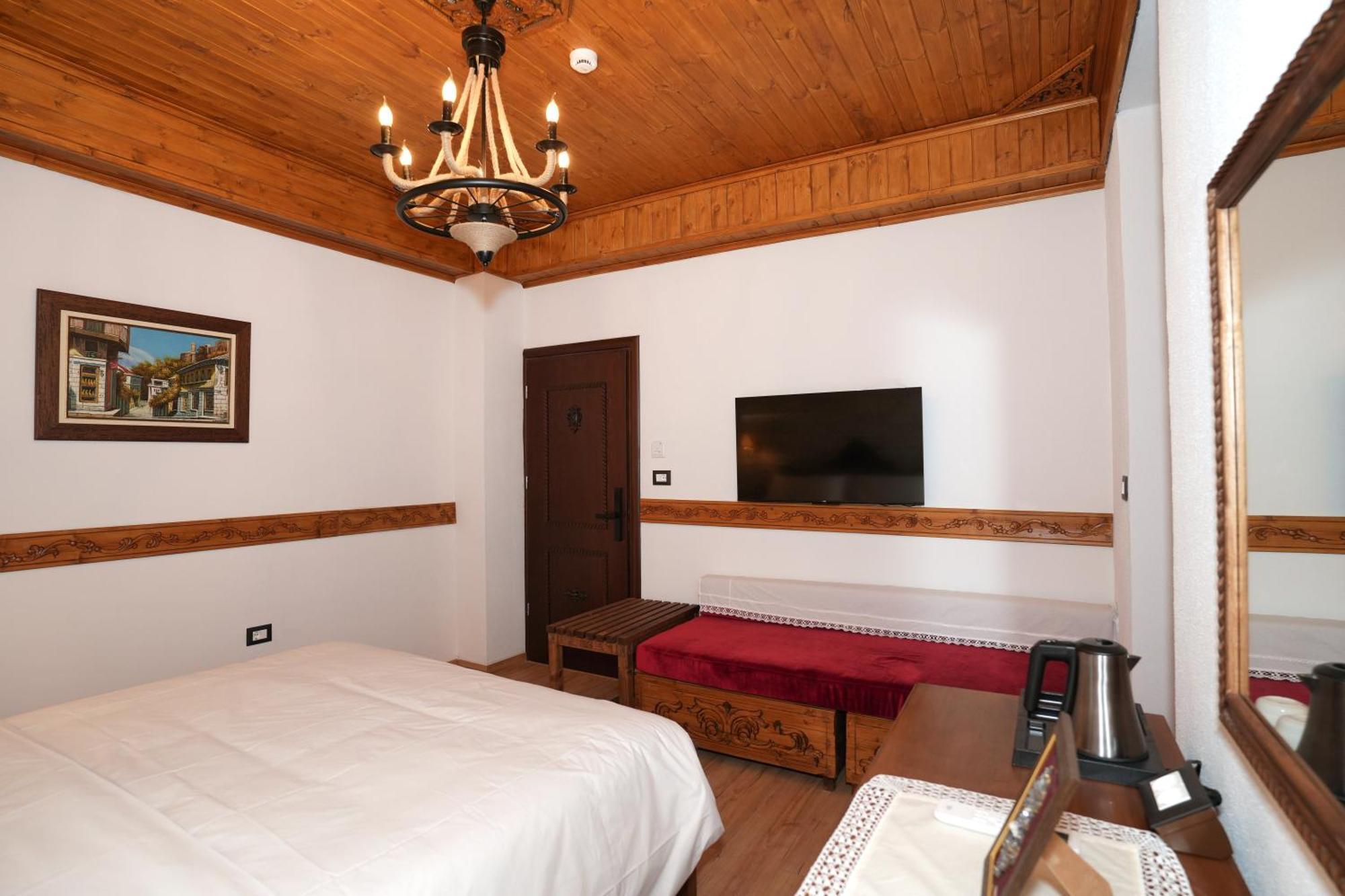City Street Hotel Gjirokastër Quarto foto