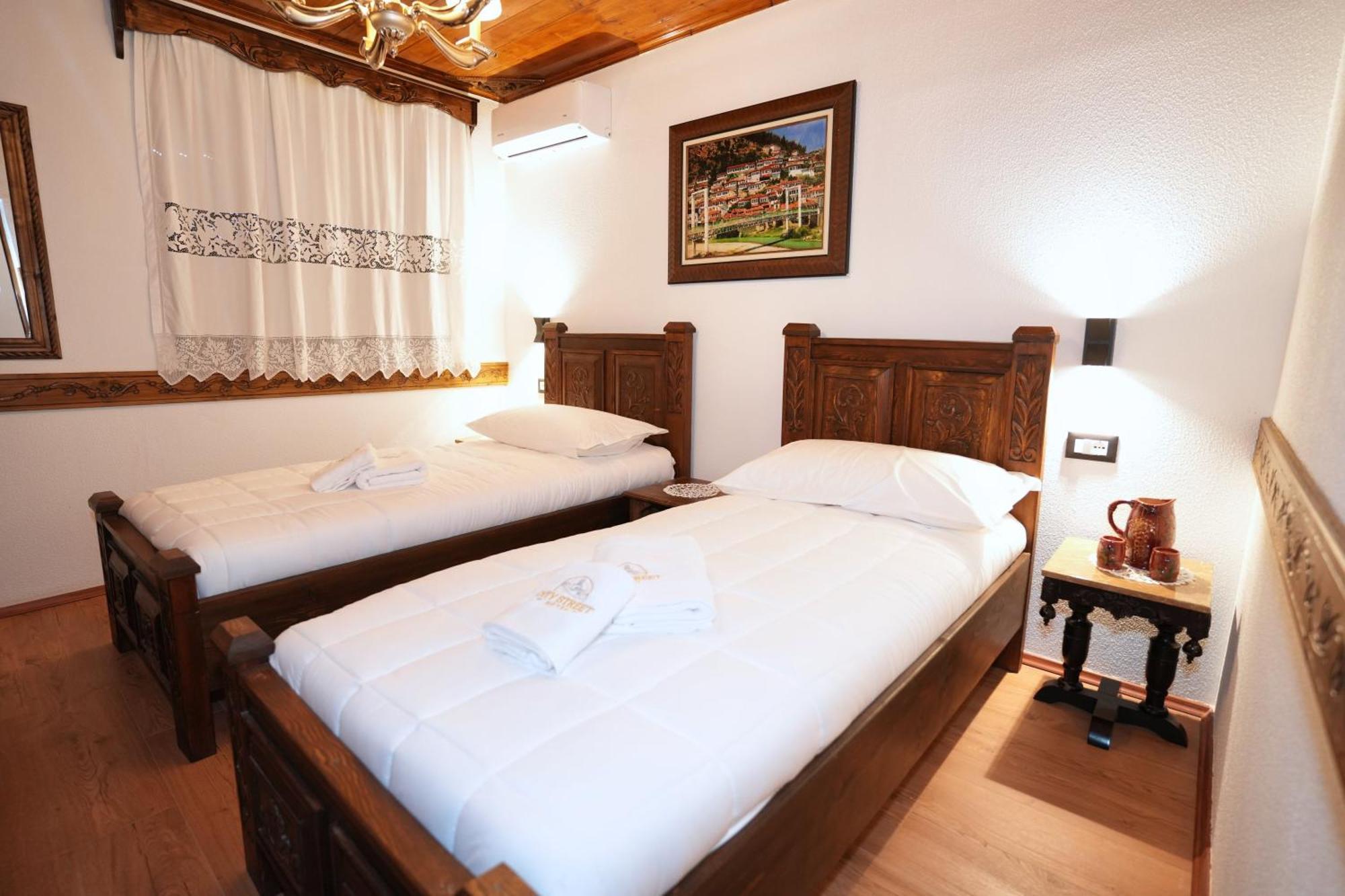 City Street Hotel Gjirokastër Quarto foto