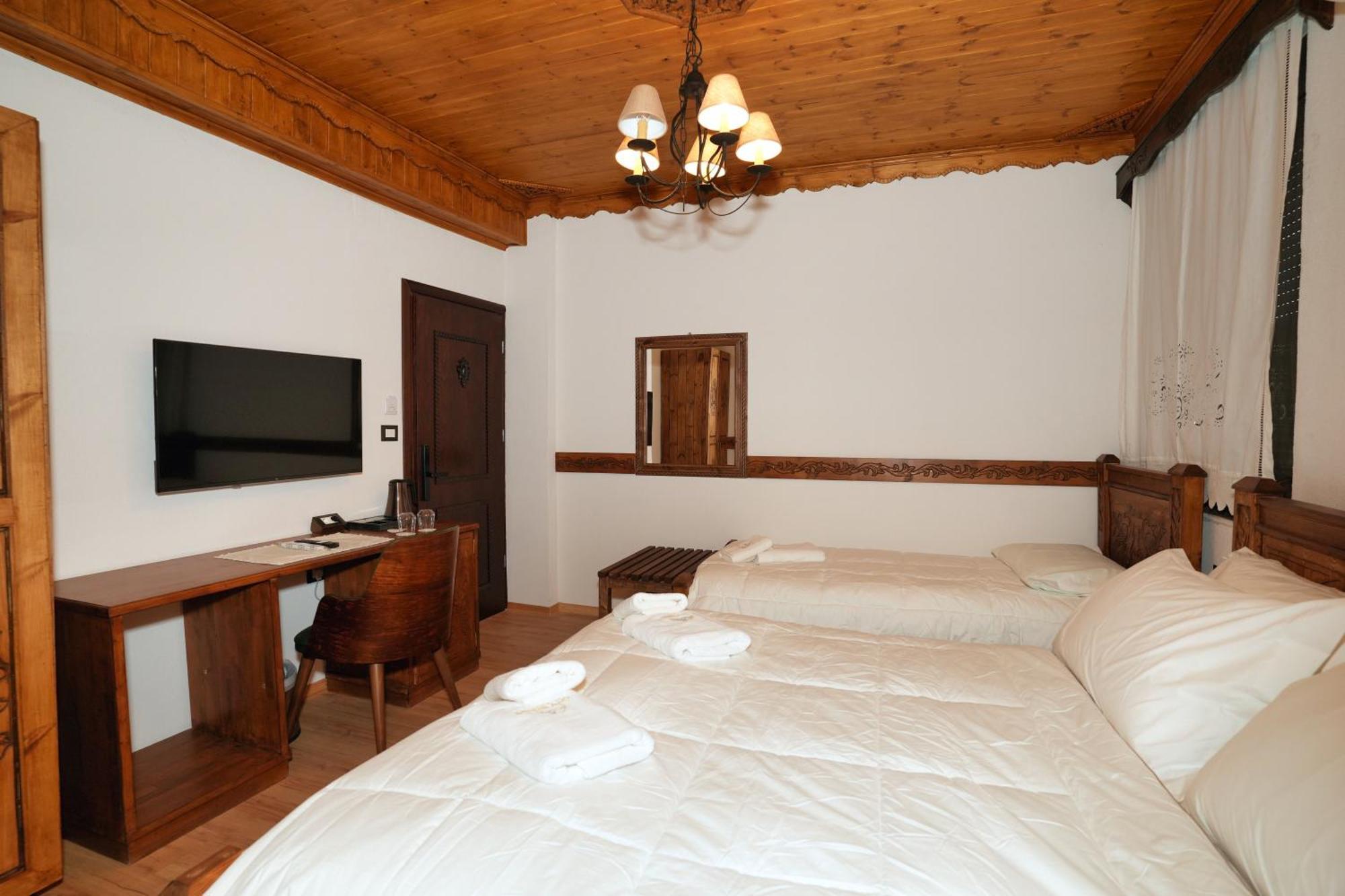 City Street Hotel Gjirokastër Exterior foto