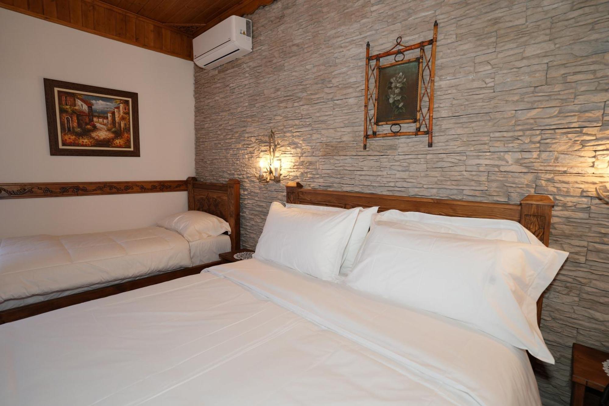 City Street Hotel Gjirokastër Exterior foto